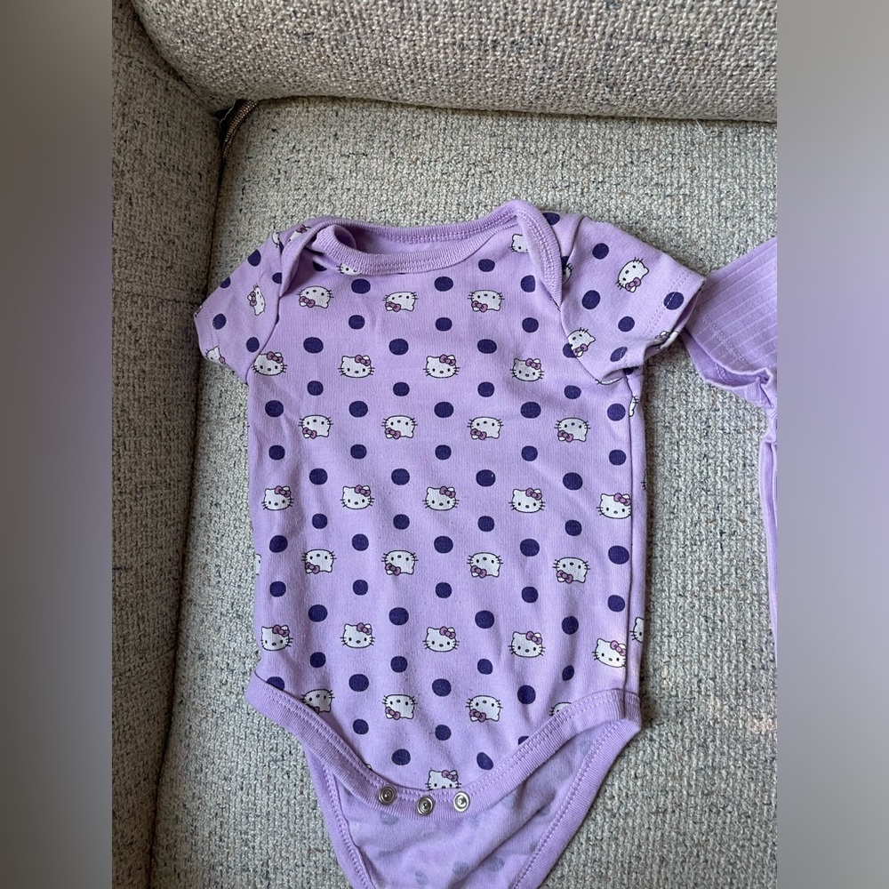 2 for 1 Hello Kitty onesies - Picture 3 of 5